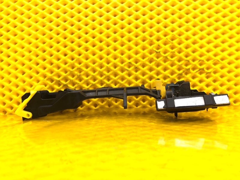 Кронштейн ручки двери передней левой Subaru Levorg