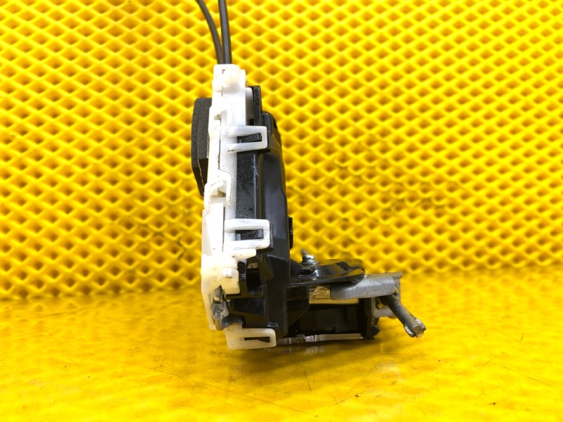 Замок двери Subaru Levorg