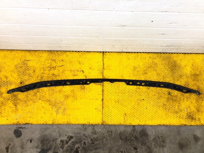 Уплотнитель капота Subaru Levorg