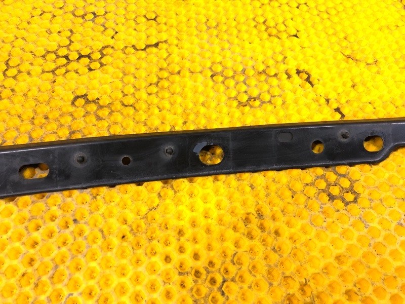 Уплотнитель капота Subaru Levorg