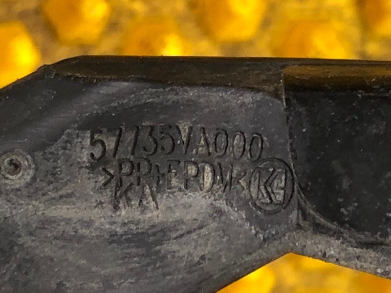 Уплотнитель капота Subaru Levorg