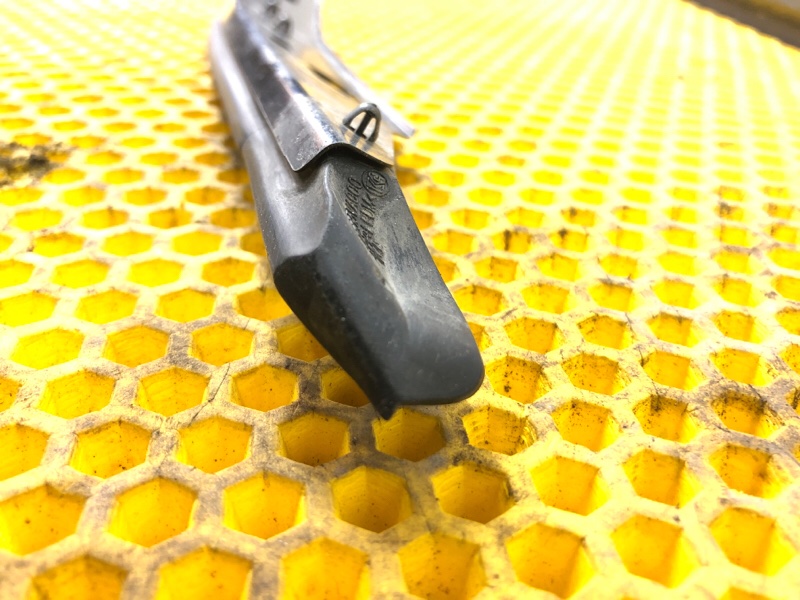 Уплотнитель капота Subaru Levorg