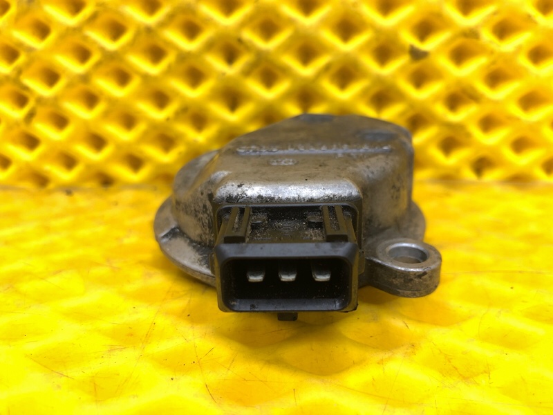 Датчик положения распредвала Volkswagen Touareg 2003 7L6