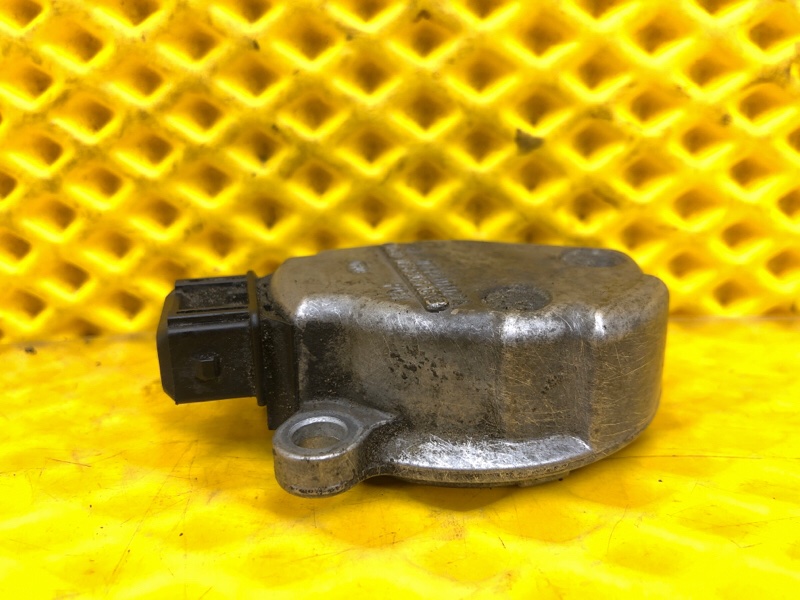 Датчик положения распредвала Volkswagen Touareg 2003 7L6