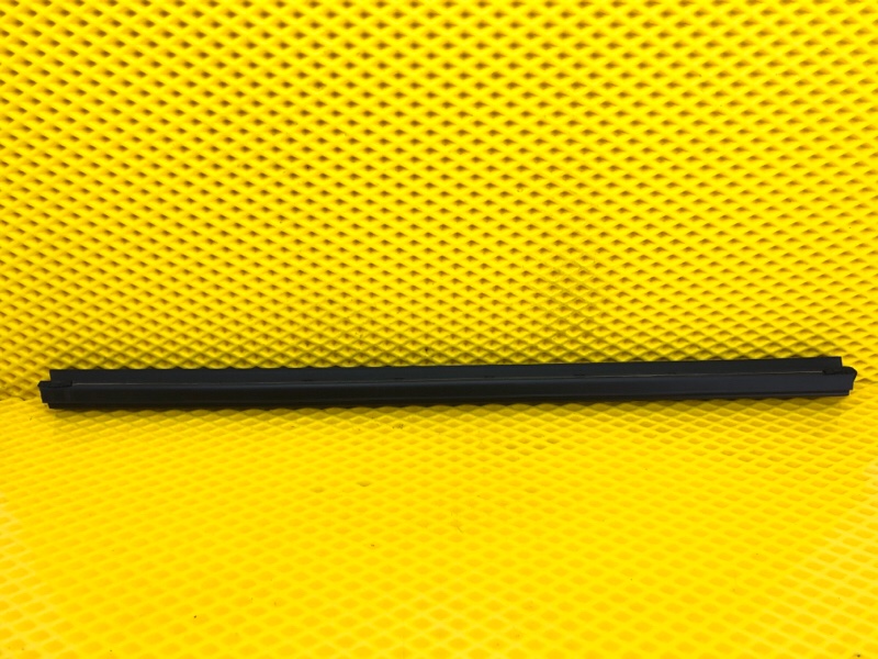 Уплотнитель стекла двери Omoda C5 2023