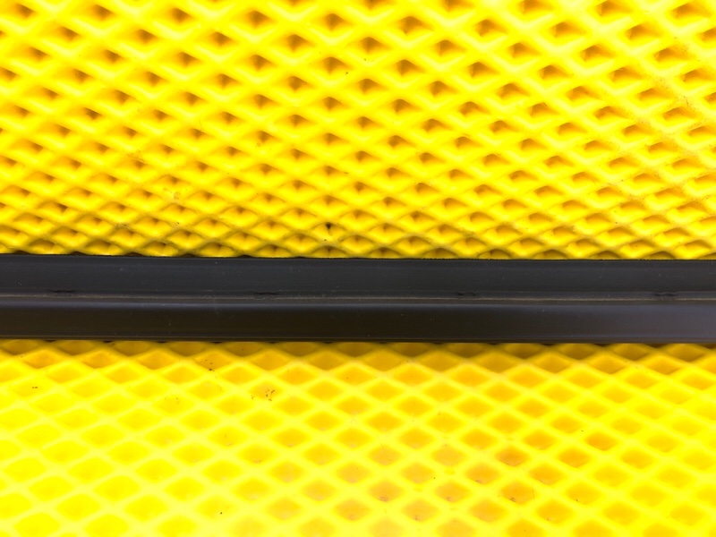 Уплотнитель стекла двери Omoda C5 2023