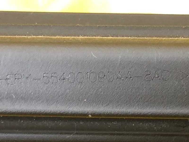 Уплотнитель стекла двери Omoda C5 2023