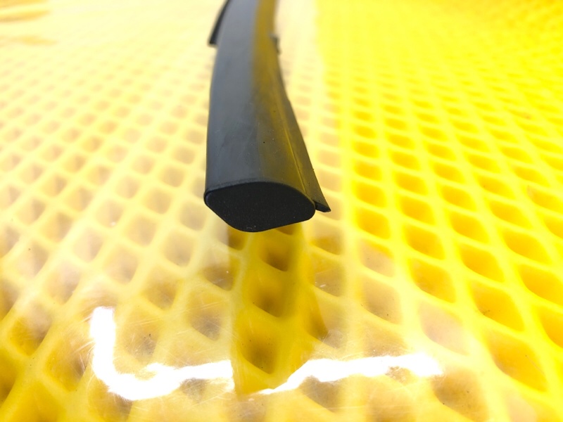 Уплотнитель стекла Omoda C5 2023