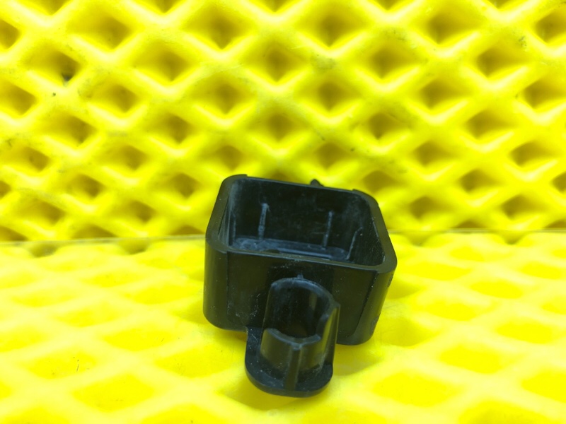 Кронштейн крепления Audi E-Tron