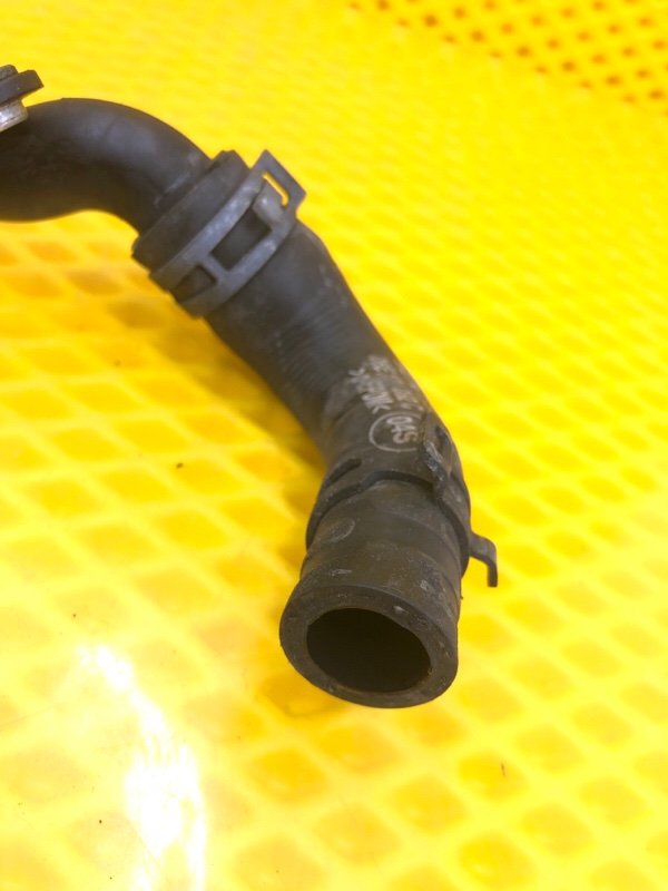 Шланг системы охлаждения (трубка) Audi Q7 2014 4LB