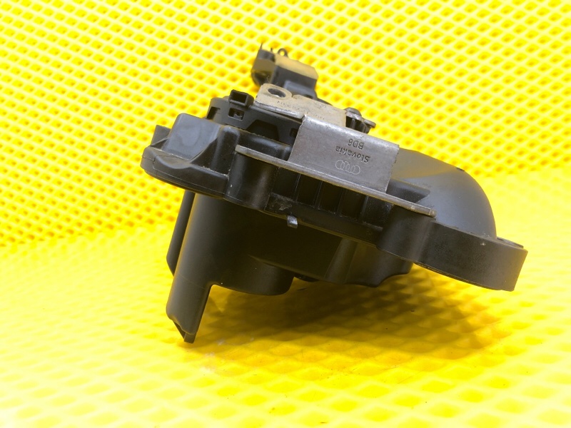 Маслоотделитель Audi Q7 2014 4LB