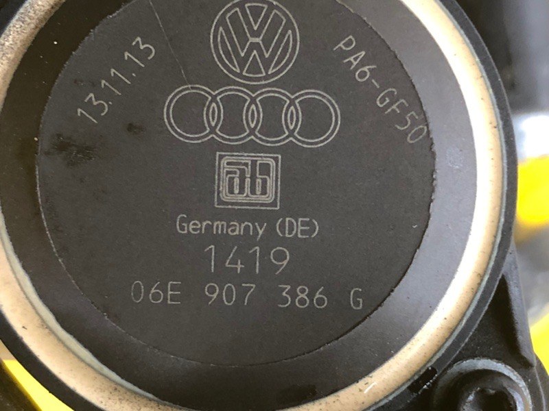 Коллектор впускной Audi Q7 2014 4LB