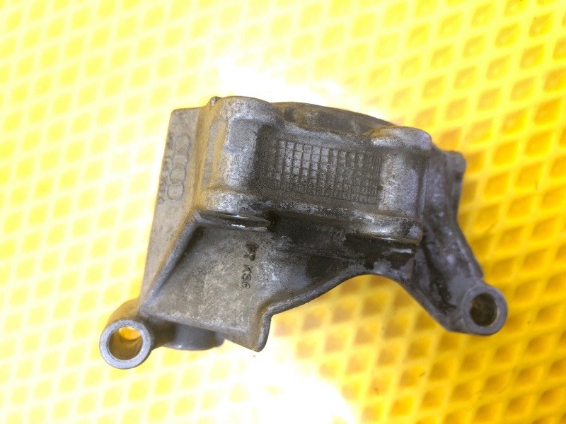 Кронштейн ГУР Audi Q7 2014 4LB