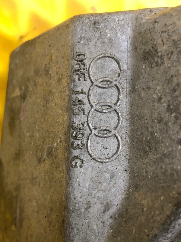 Кронштейн ГУР Audi Q7 2014 4LB