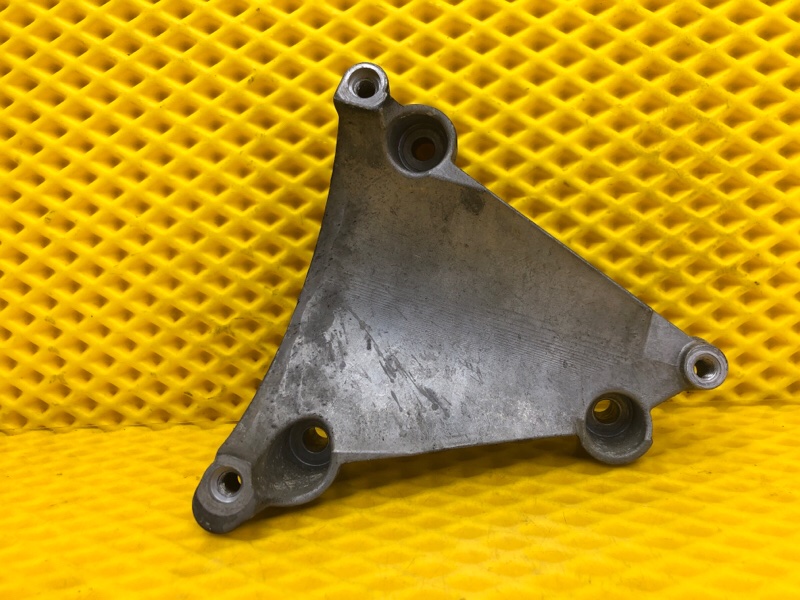 Кронштейн компрессора кондиционера Audi Q7 2014 4LB