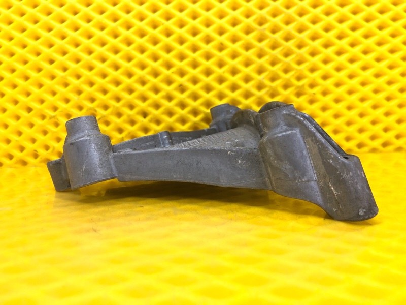 Кронштейн компрессора кондиционера Audi Q7 2014 4LB