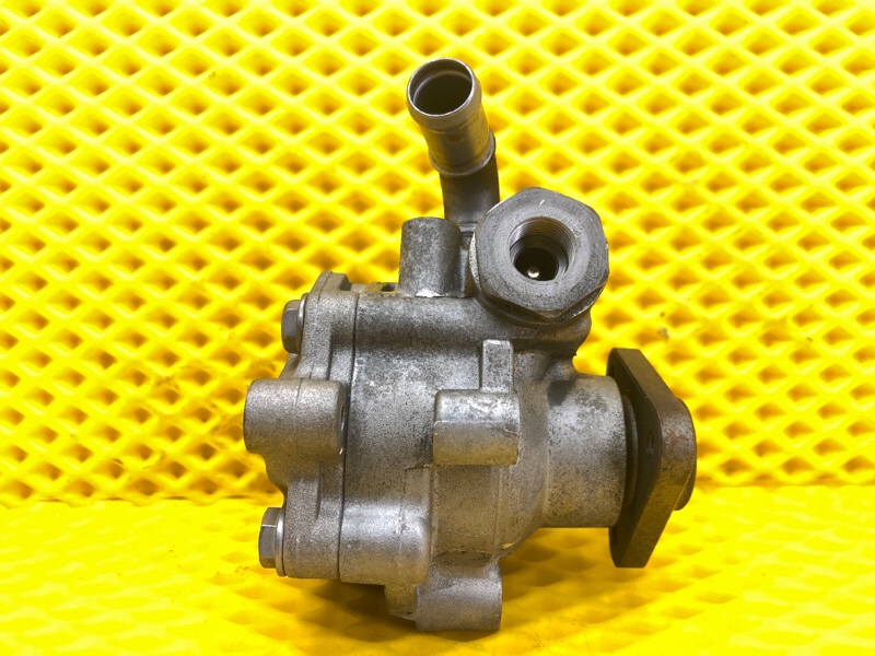 Насос ГУР Audi Q7 2014 4LB