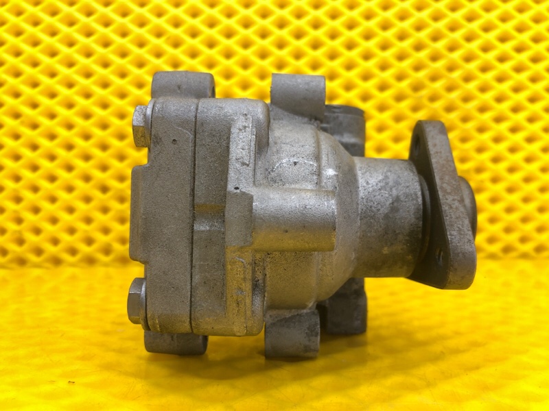 Насос ГУР Audi Q7 2014 4LB