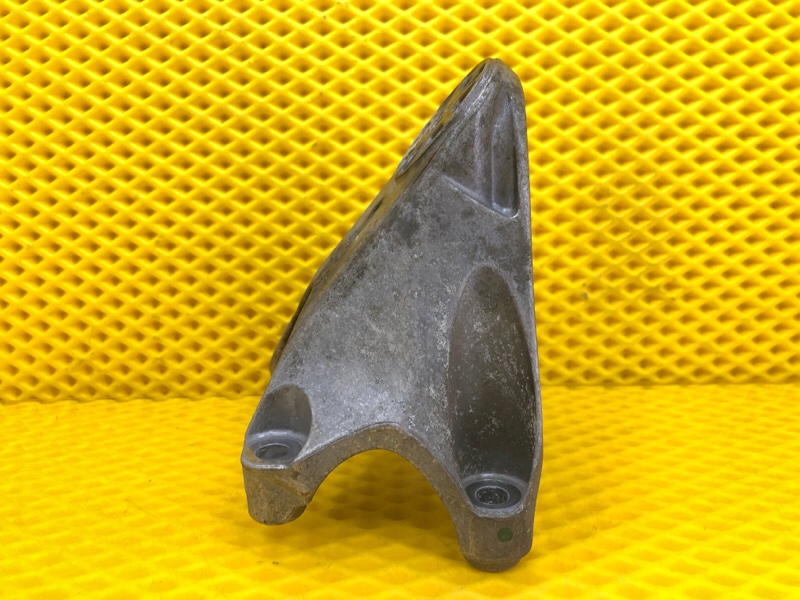 Кронштейн двигателя левый Audi Q7 2014 4LB