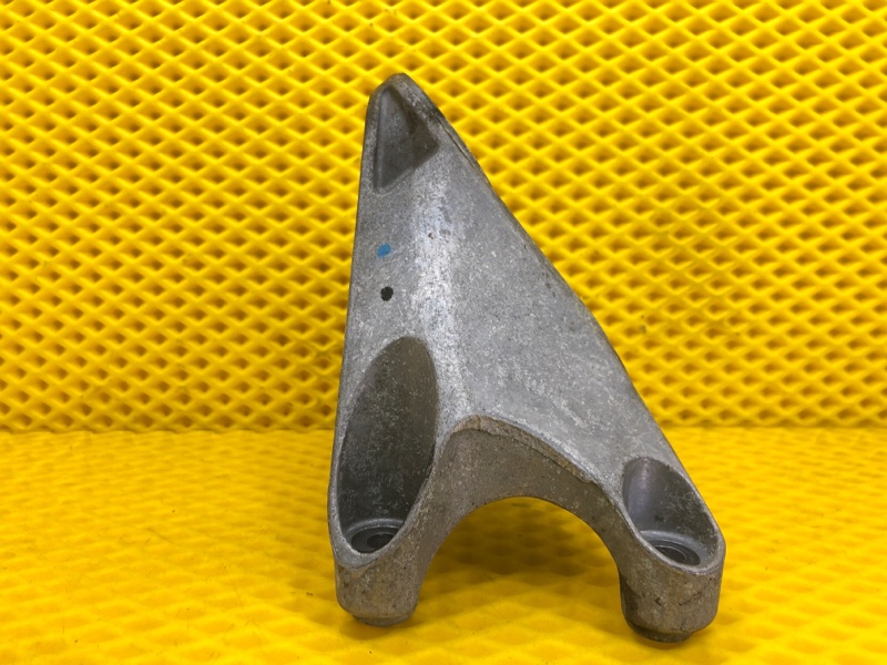 Кронштейн двигателя левый Audi Q7 2014 4LB