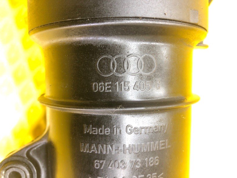 Корпус масляного фильтра Audi Q7 2014 4LB
