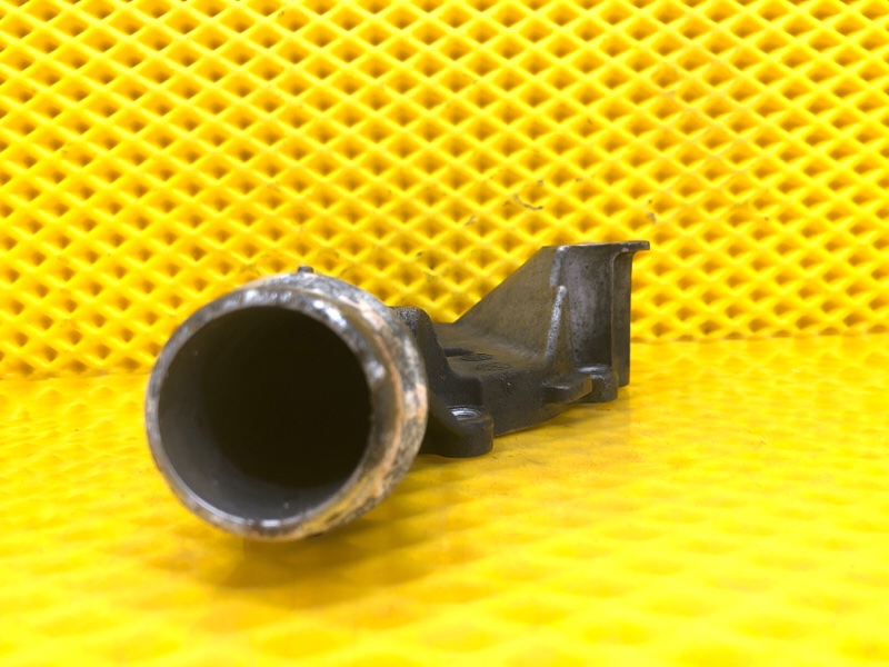 Фланец системы охлаждения Audi Q7 2014 4LB