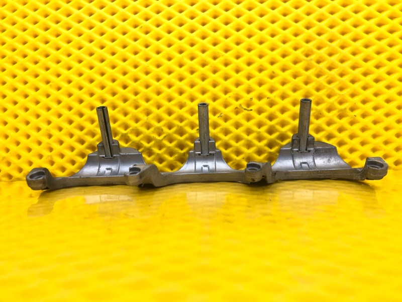 Кронштейн впускного коллектора Audi Q7 2014 4LB