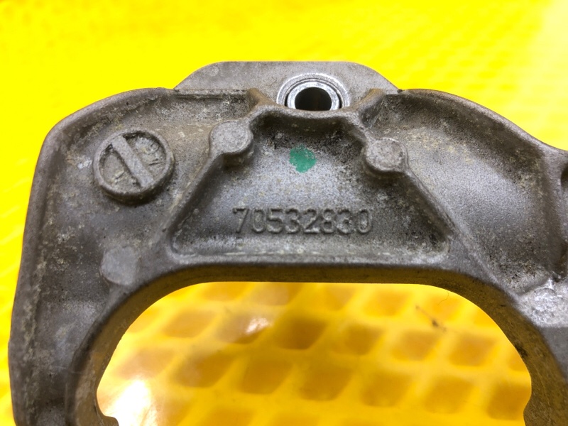 Кронштейн впускного коллектора Audi Q7 2014 4LB