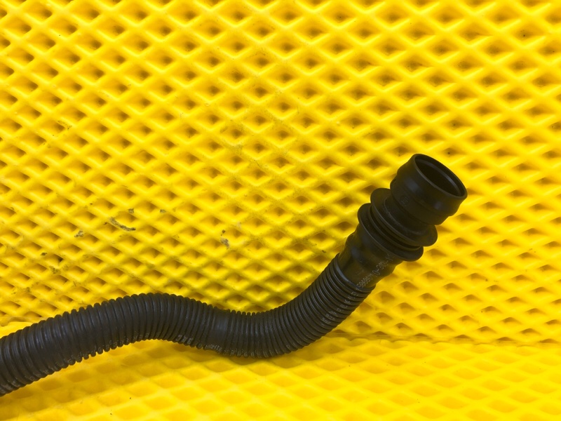 Трубка картерных газов Audi Q7 2014 4LB