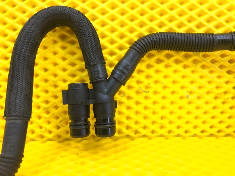 Трубка картерных газов Audi Q7 2014 4LB