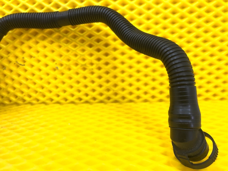 Трубка картерных газов Audi Q7 2014 4LB