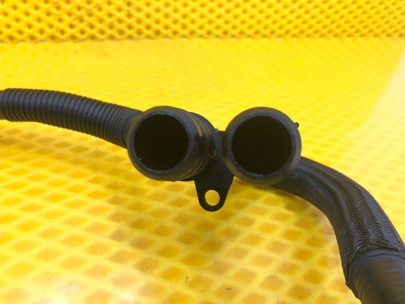 Трубка картерных газов Audi Q7 2014 4LB