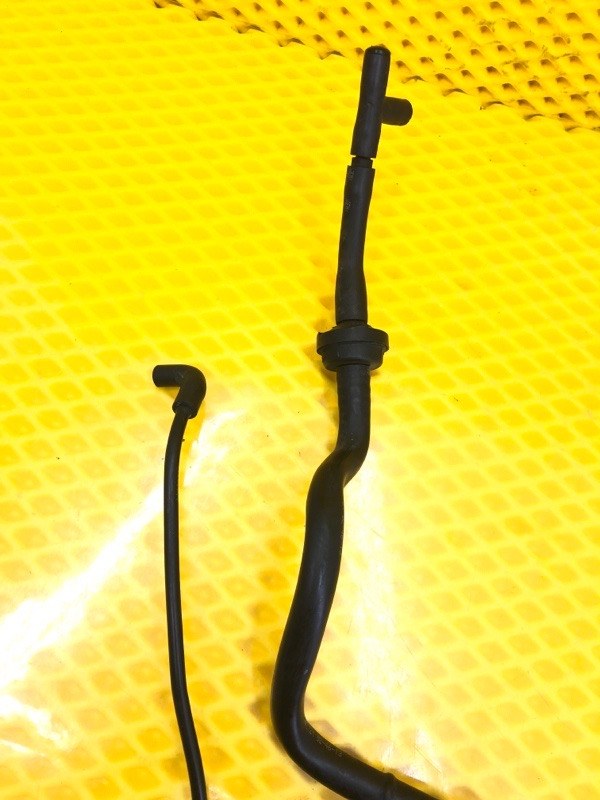 Трубка вакуумная Audi Q7 2014 4LB