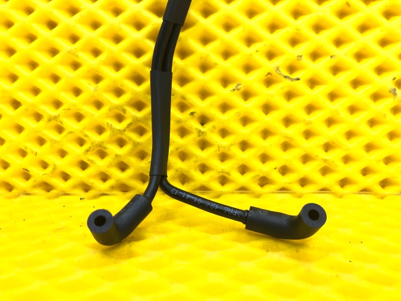 Трубка вакуумная Audi Q7 2014 4LB