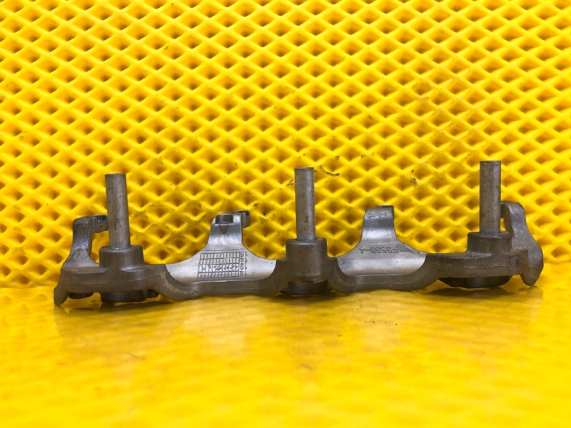 Кронштейн впускного коллектора Audi Q7 2014 4LB