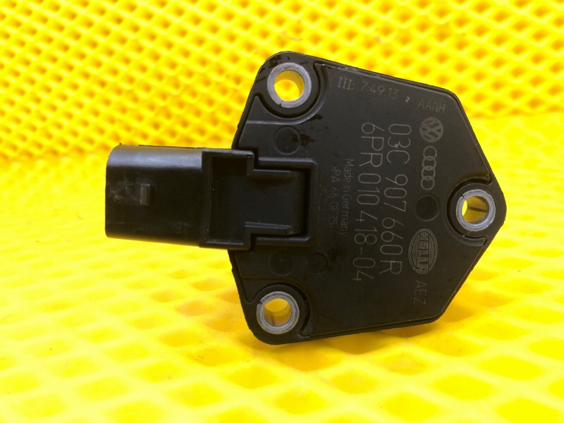 Датчик уровня масла Audi Q7 2014 4LB