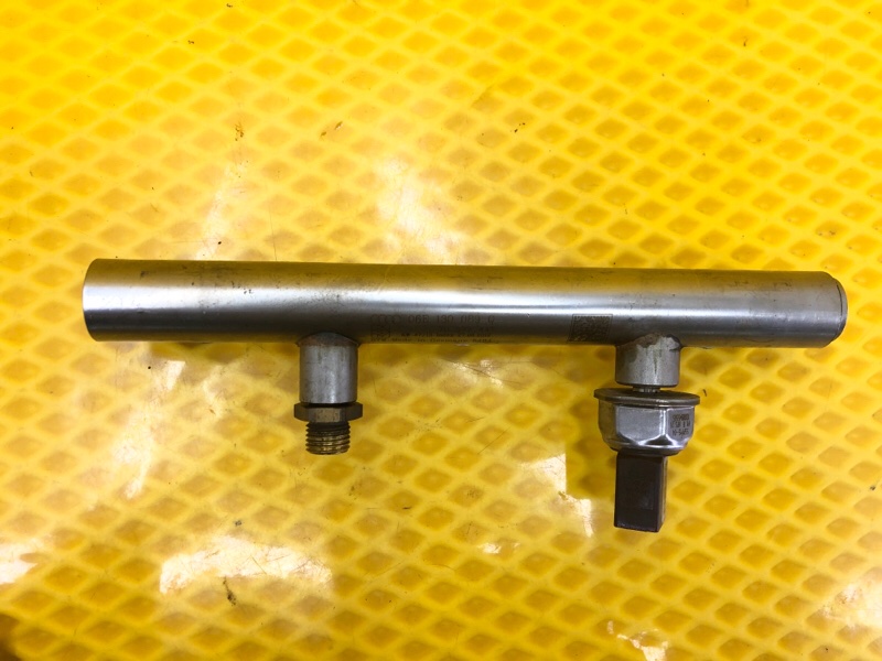 Топливная рампа Audi Q7 2014 4LB