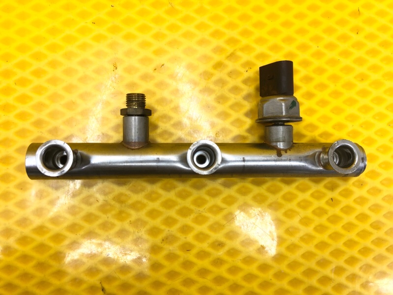 Топливная рампа Audi Q7 2014 4LB