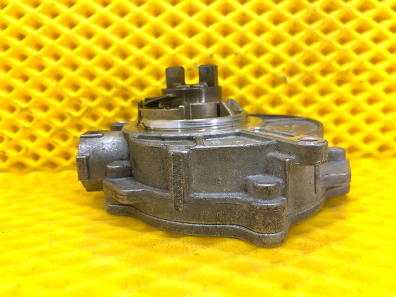 Вакуумный насос Audi Q7 2014 4LB