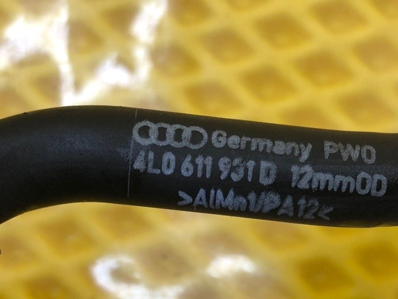 Трубка вакуумная Audi Q7 2014 4LB