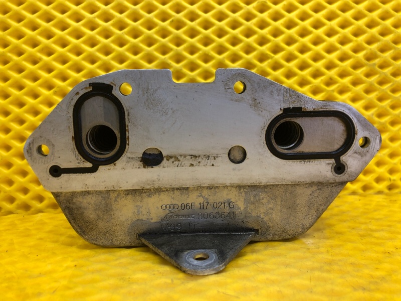 Теплообменник (радиатор масляный) Audi Q7 2014 4LB