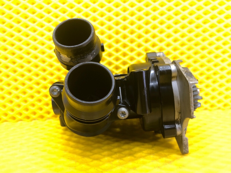 Насос водяной (Помпа) Volkswagen Tiguan 2013 5N1