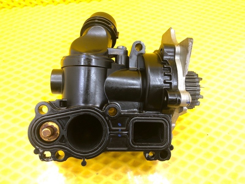 Насос водяной (Помпа) Volkswagen Tiguan 2013 5N1