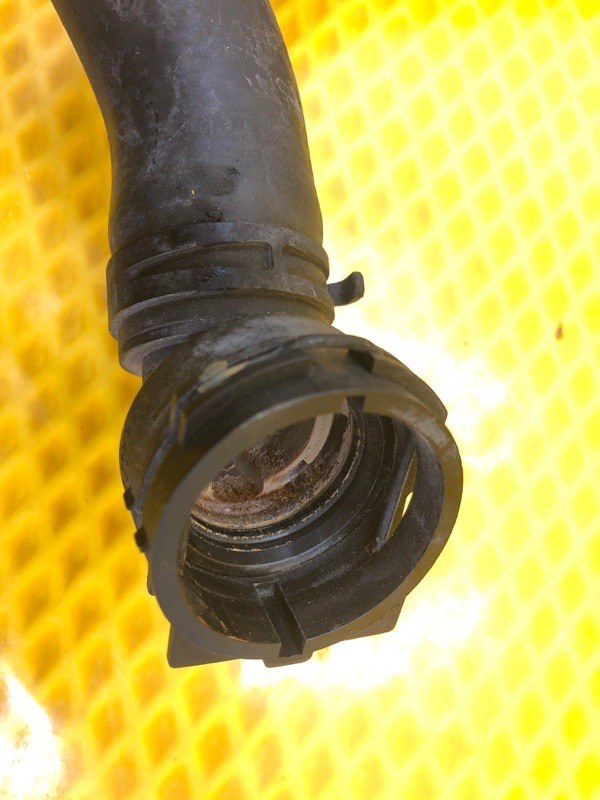 Патрубок системы охлаждения Volkswagen Tiguan 2013 5N1