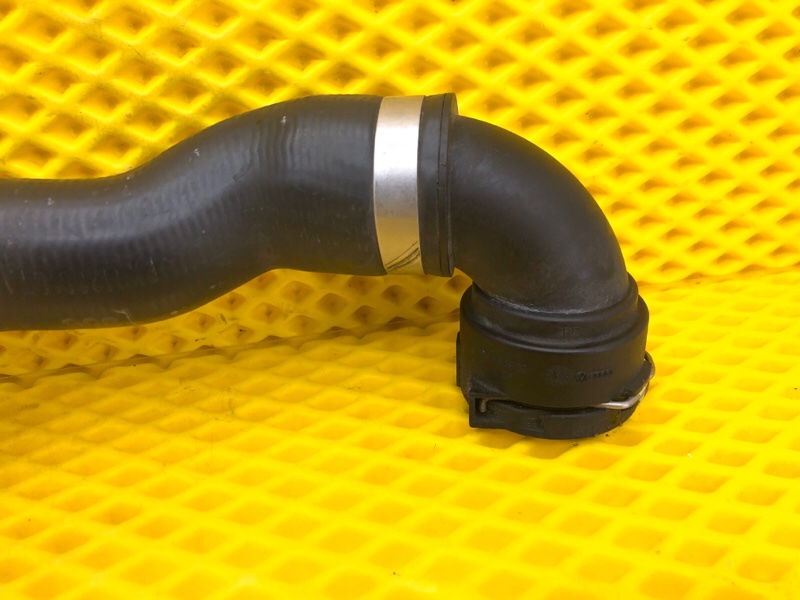 Патрубок системы охлаждения Volkswagen Tiguan 2013 5N1