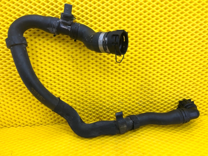 Патрубок системы охлаждения Volkswagen Tiguan 2013 5N1