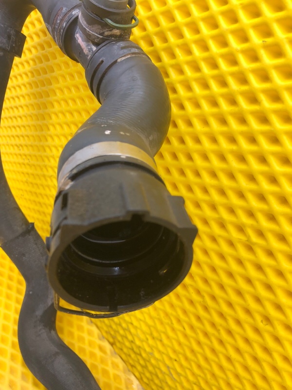 Патрубок системы охлаждения Volkswagen Tiguan 2013 5N1