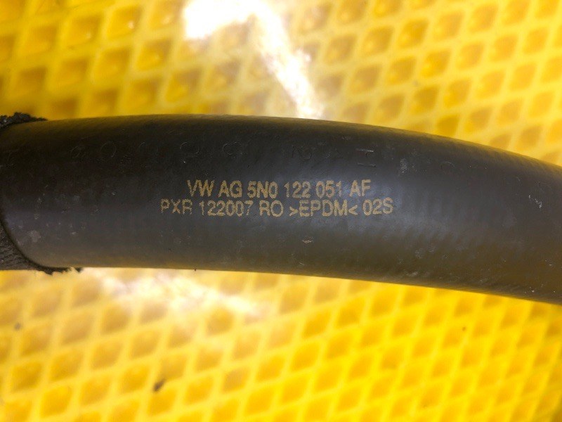 Патрубок системы охлаждения Volkswagen Tiguan 2013 5N1