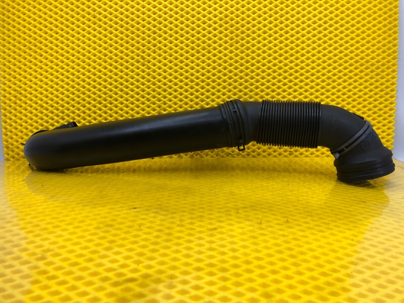 Патрубок воздушного фильтра Volkswagen Tiguan 2013 5N1