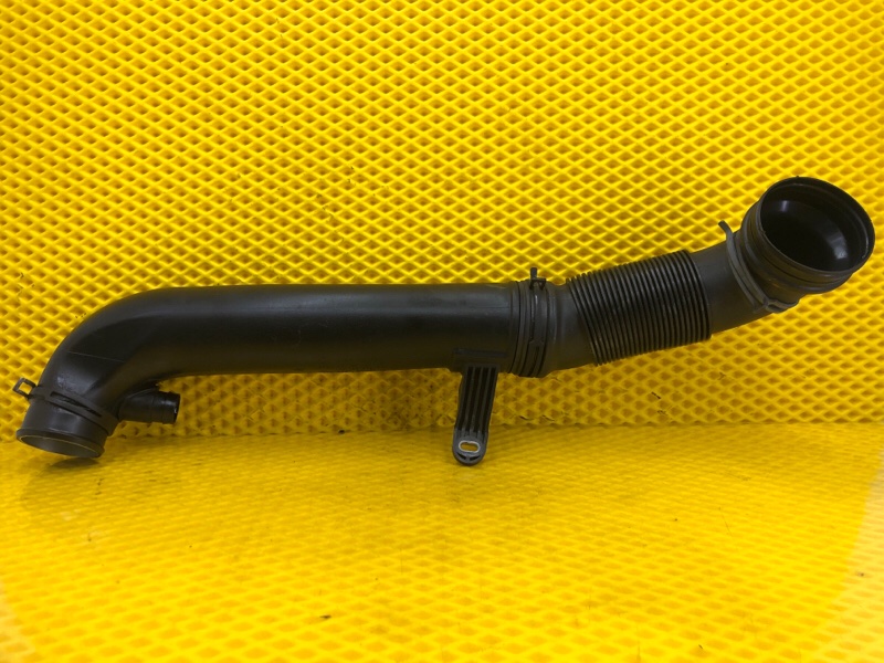 Патрубок воздушного фильтра Volkswagen Tiguan 2013 5N1